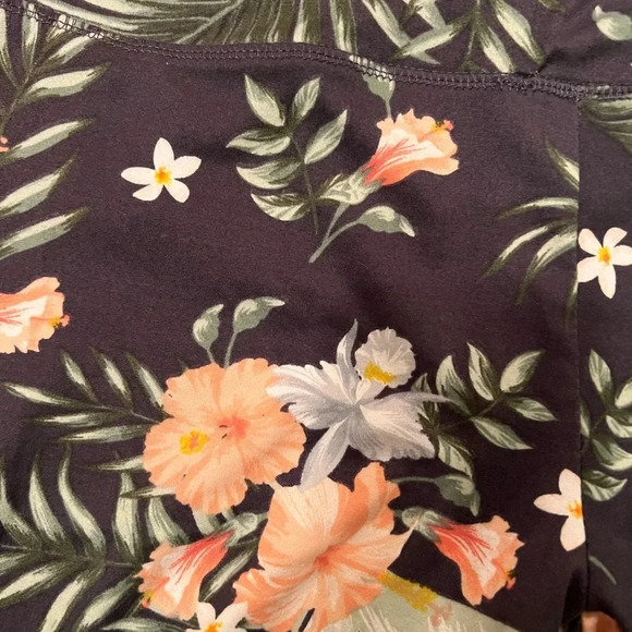 Workout or lounge shorts. Floral design 1X - Picture 2 of 3